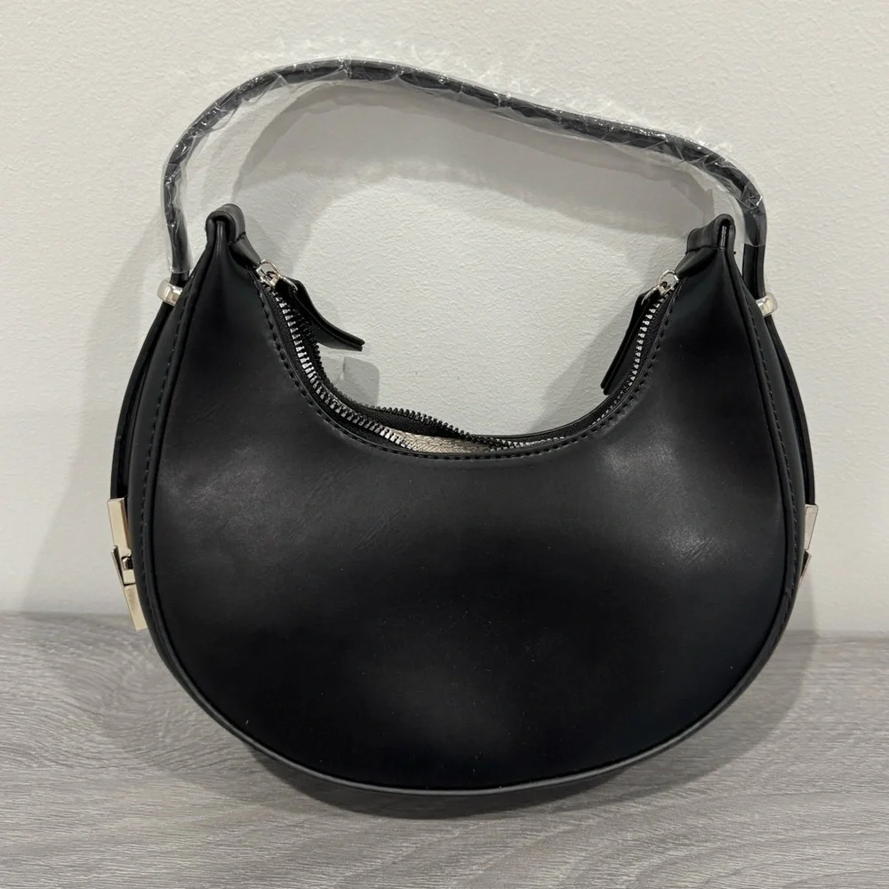Influencer Inspired Black Faux Leather Zip Closure Handbag